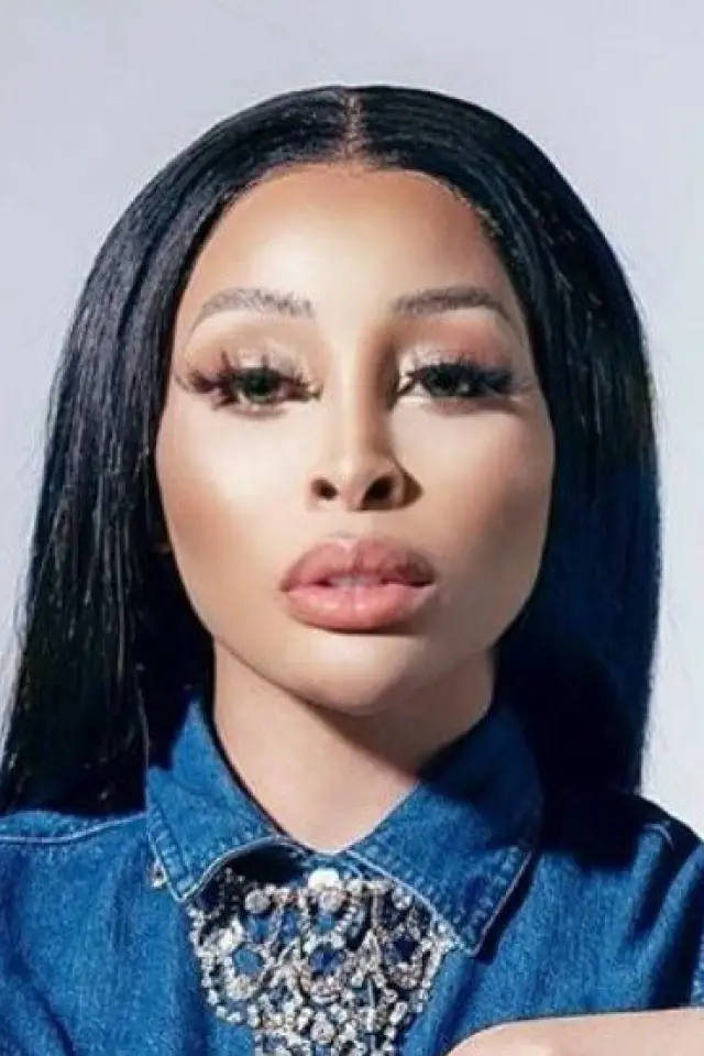 Zdjęcie  (Khanyi Mbau)