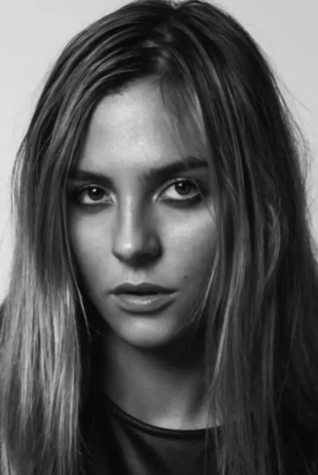 Zdjęcie  (Mitzi Peirone)