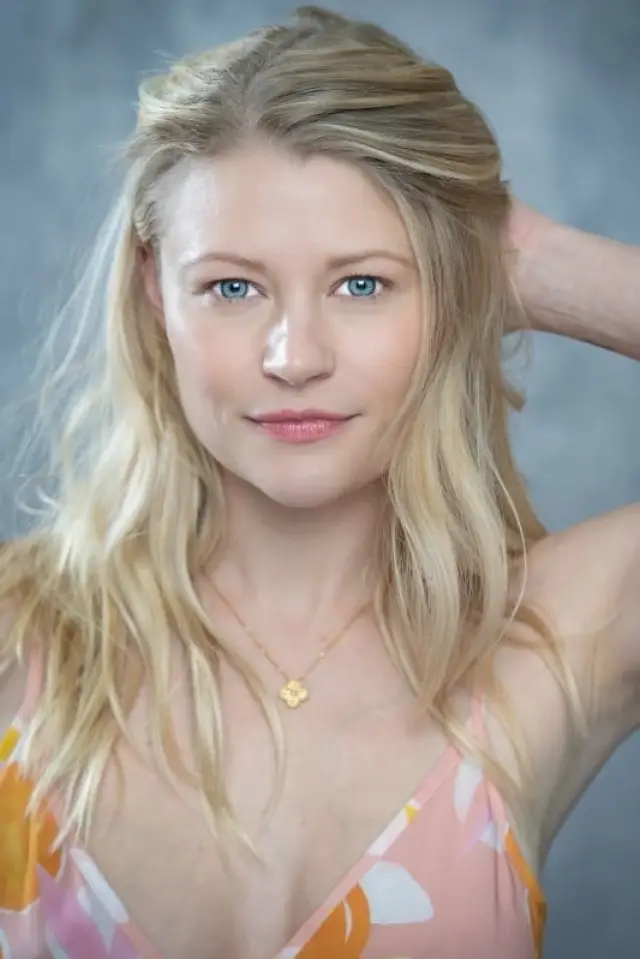 Zdjęcie Emilie de Ravin