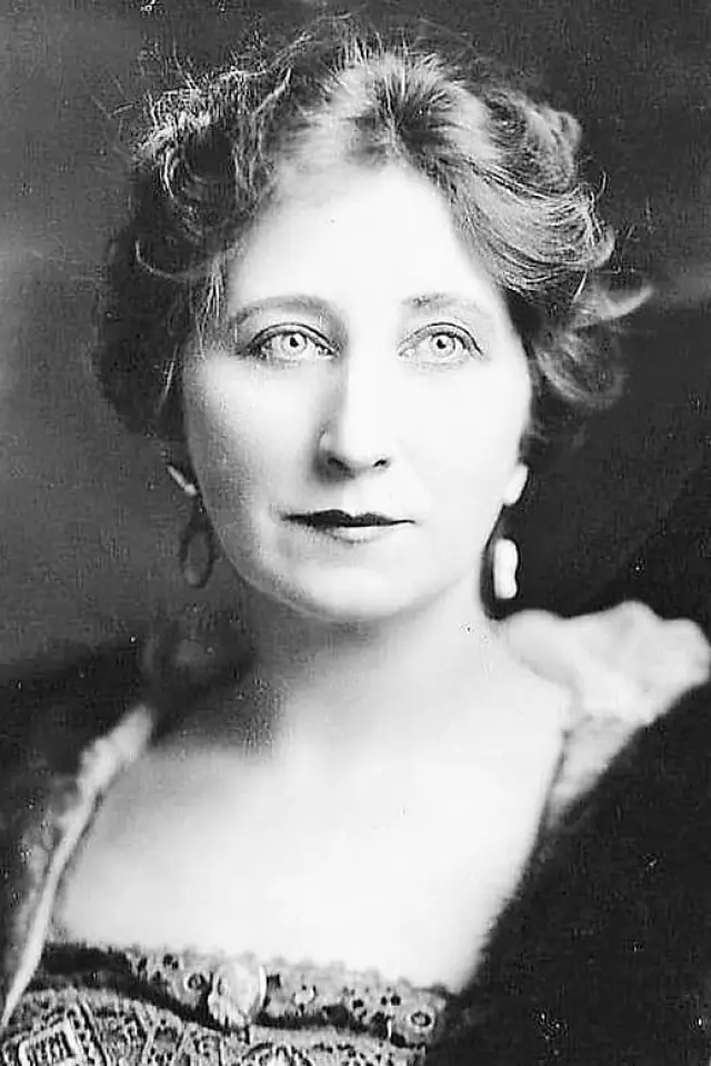 Zdjęcie Vera Lewis