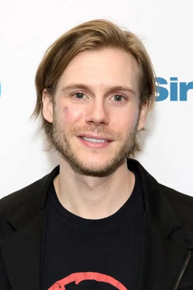 Zdjęcie Zachary Booth