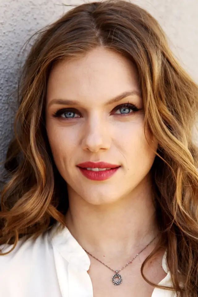 Zdjęcie Tracy Spiridakos