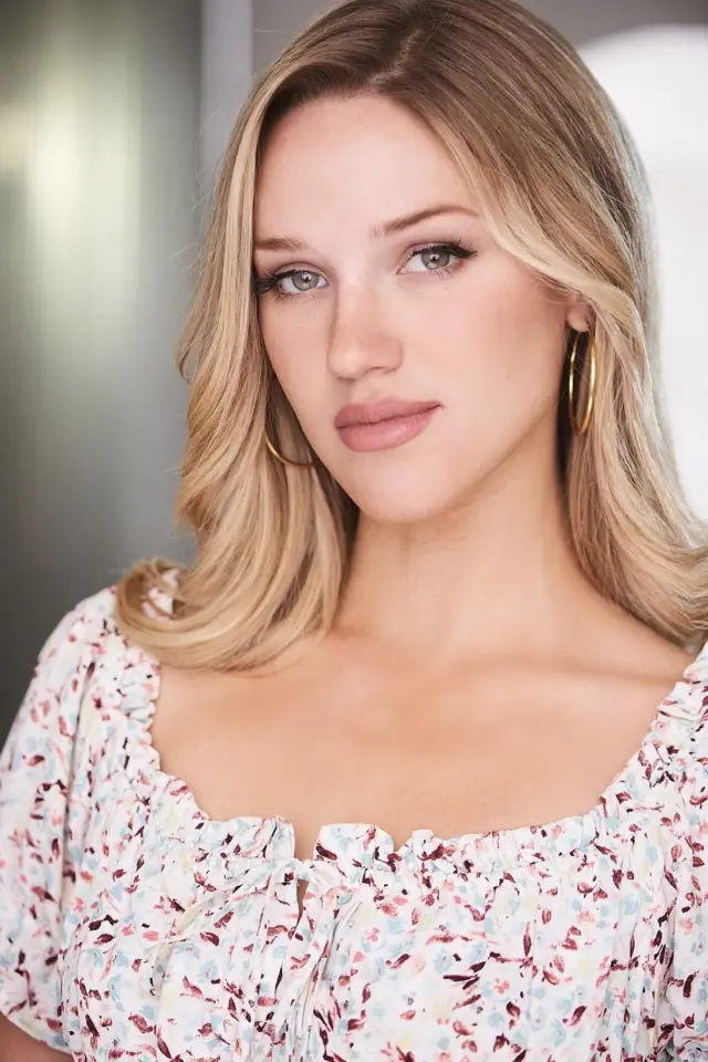 Zdjęcie  (Elizabeth Posey)