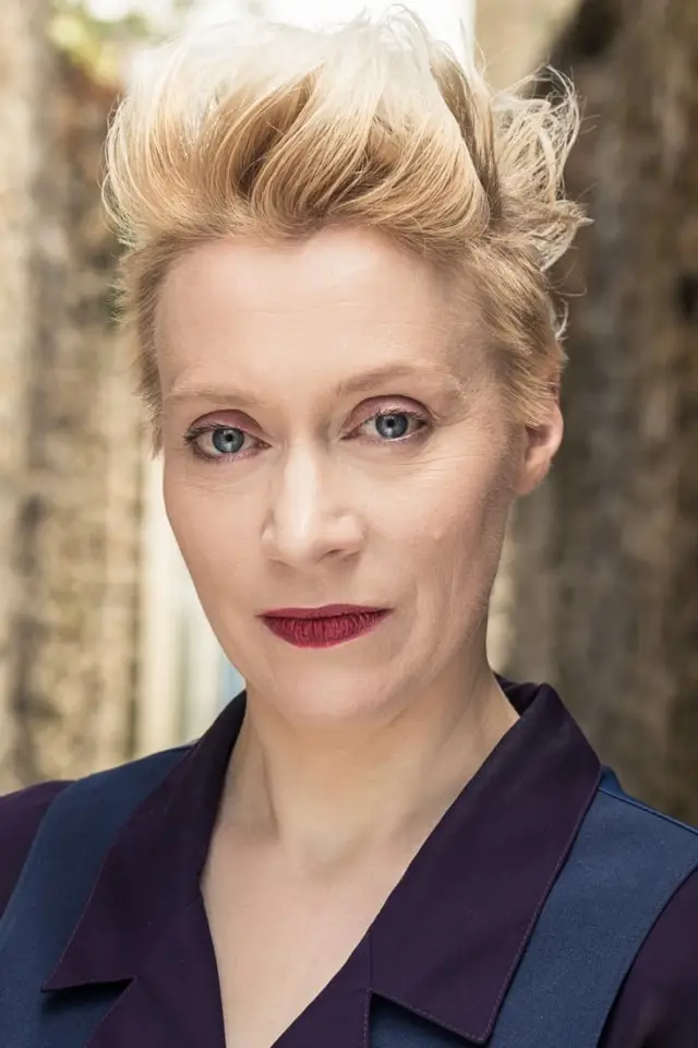 Zdjęcie  (Emily Carding)