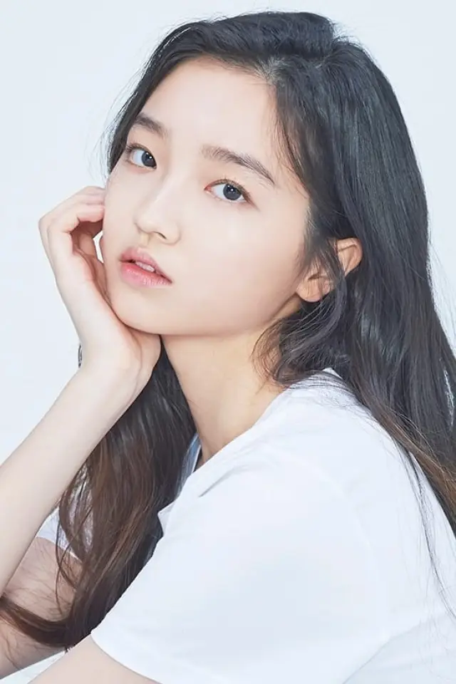 Zdjęcie Li Che-eun (Lee Chae-eun)