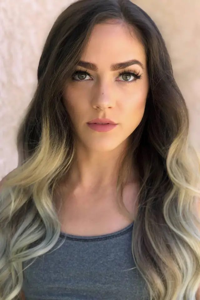 Zdjęcie  (Courtney Akbar)