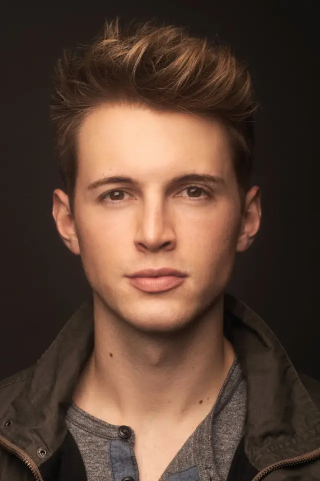 Zdjęcie  (Colby Strong)