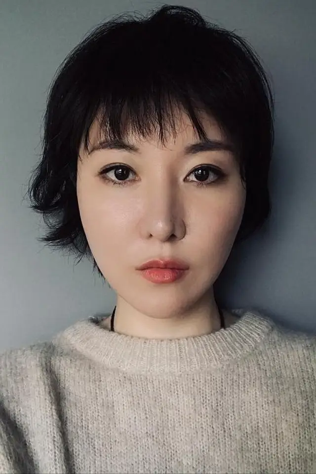 Zdjęcie Jianü Han (Han Jianü)