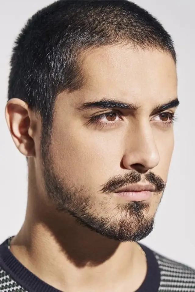 Zdjęcie Avan Jogia