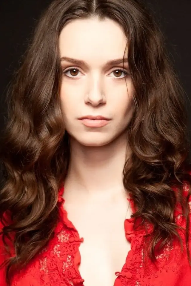 Zdjęcie Alex Essoe