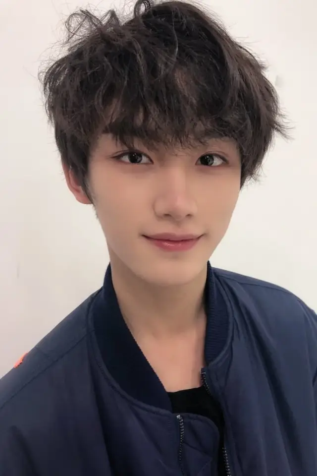 Zdjęcie  (Ding Chengxin)