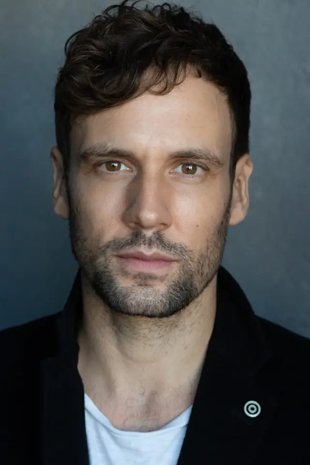 Zdjęcie  (Nick Blood)