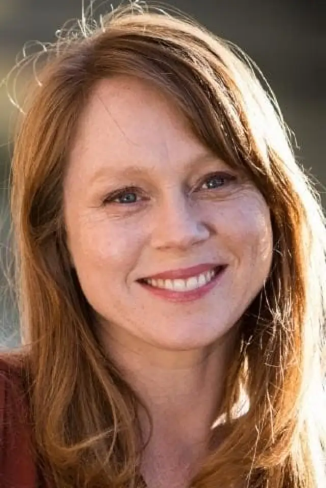 Zdjęcie Hayley McElhinney