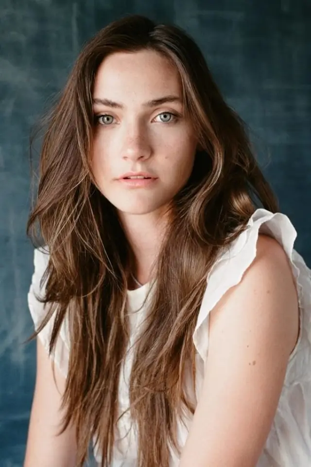Zdjęcie  (Emily Hall)