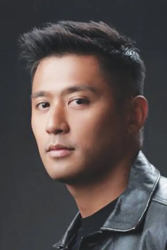 Zdjęcie  (Rocco Nacino)
