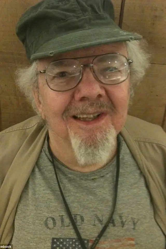 Zdjęcie  (Joel M. Reed)