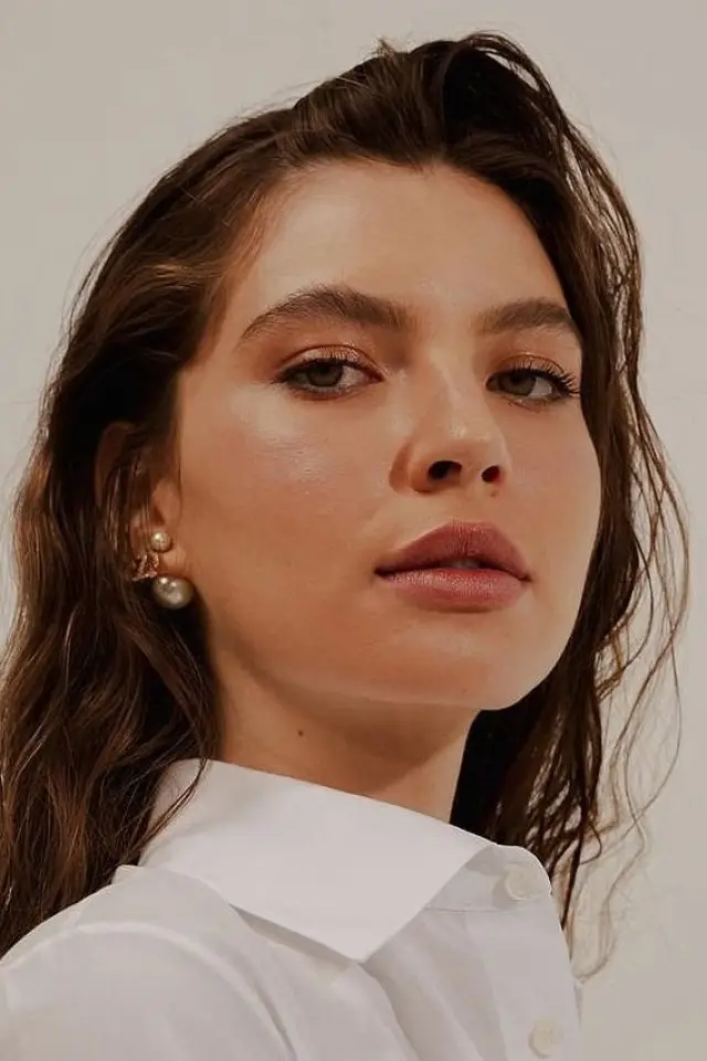 Zdjęcie  (Alanis Guillen)