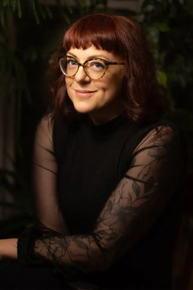 Zdjęcie  (V. E. Schwab)