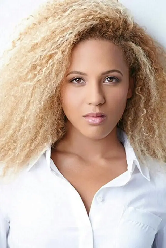Zdjęcie  (Robyn Alomar)