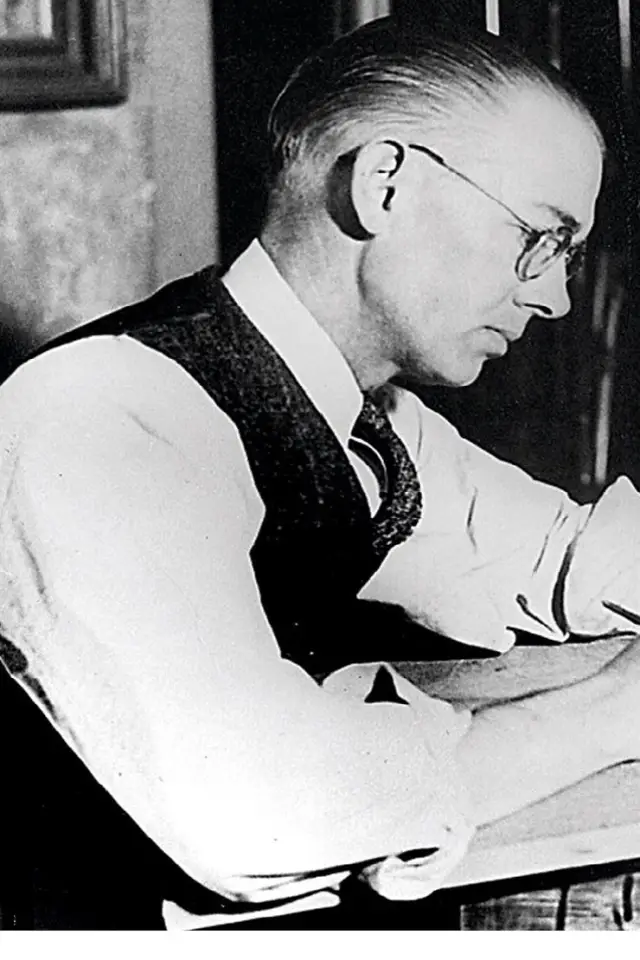 Zdjęcie  (E. C. Segar)