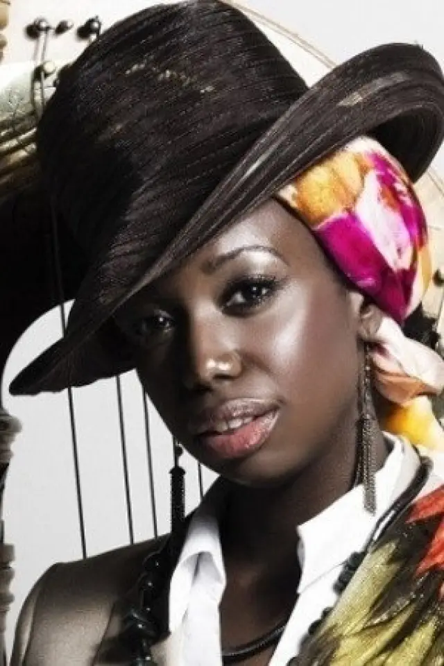 Zdjęcie  (Brandee Younger)
