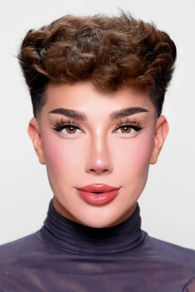 Zdjęcie  (James Charles)