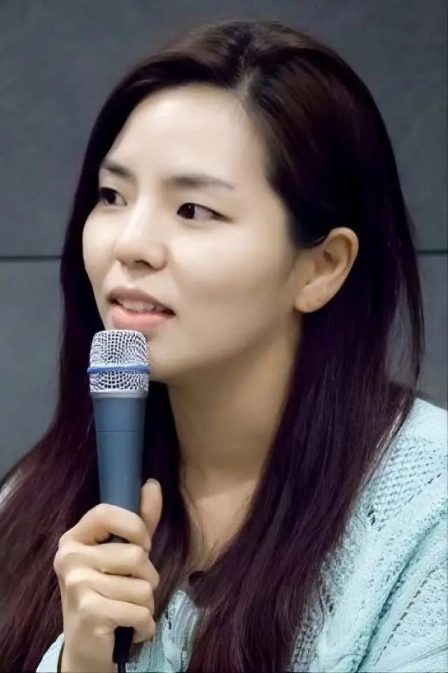 Zdjęcie  (Kim Ji-hyun)