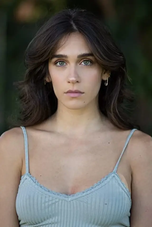Zdjęcie Izabel Pakzad