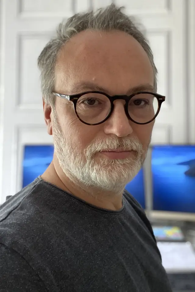 Zdjęcie  (D. Dominic Devine)