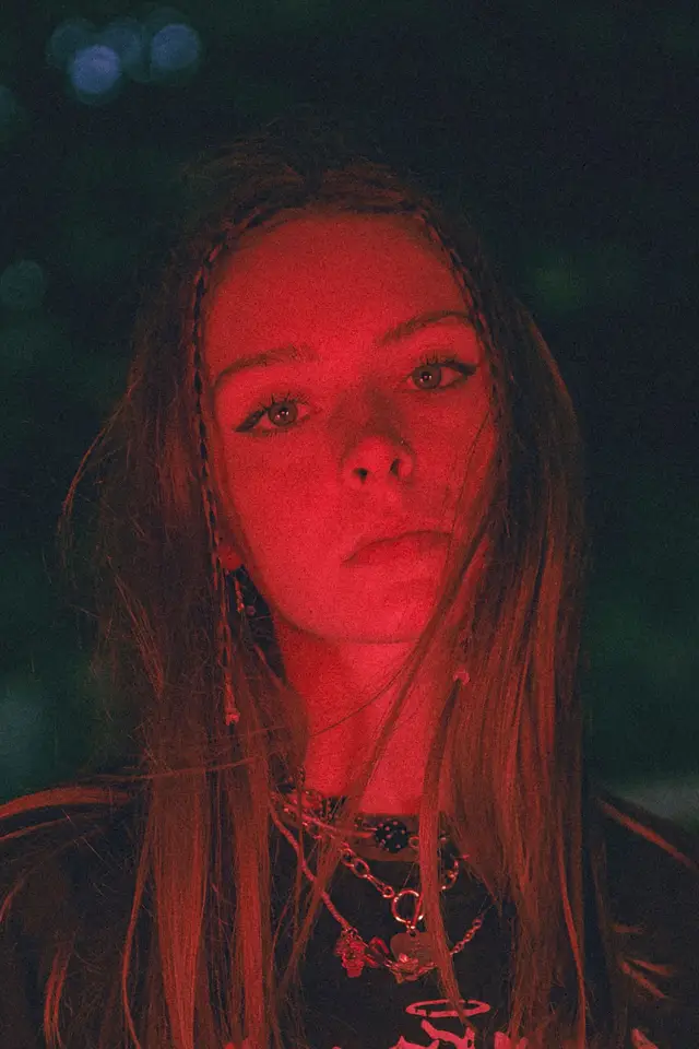 Zdjęcie  (Holly Humberstone)