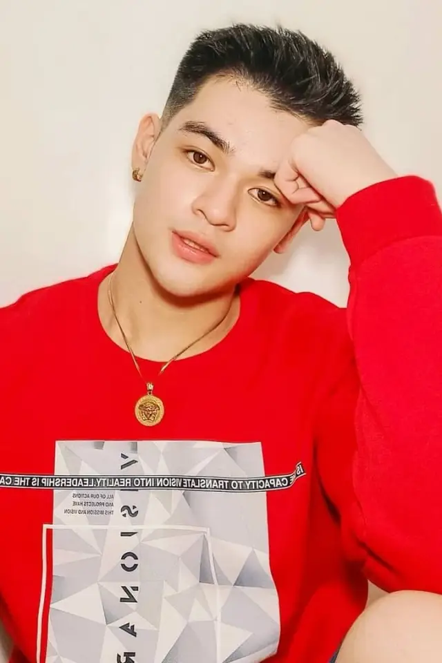 Zdjęcie  (Enzo Santiago)