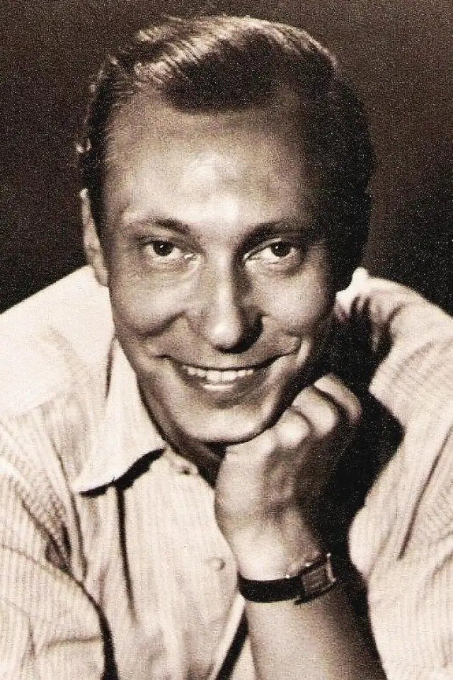 Zdjęcie  (Carl Raddatz)