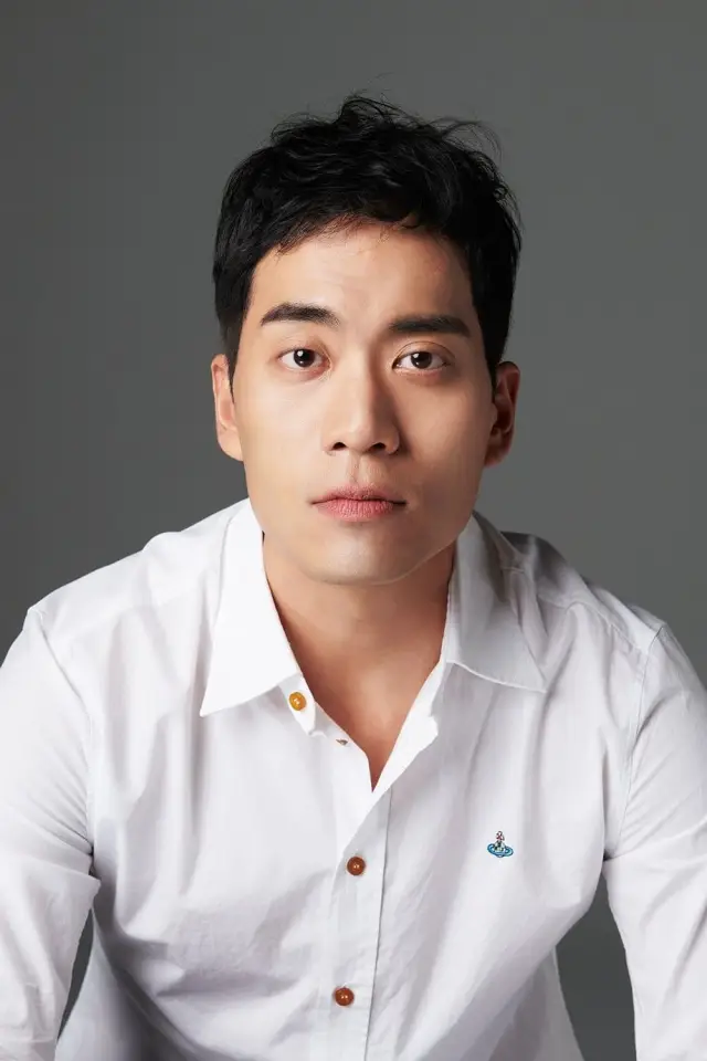 Zdjęcie  (Ahn Chang-hwan)