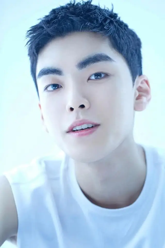 Zdjęcie  (Kim Su-gyeom)