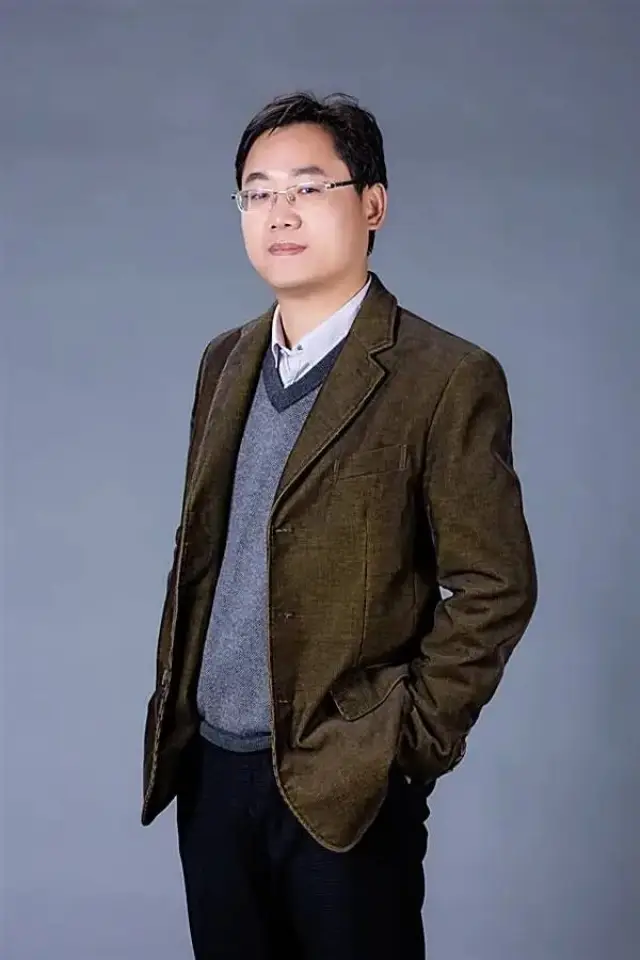 Zdjęcie  (Ding Lingtao)
