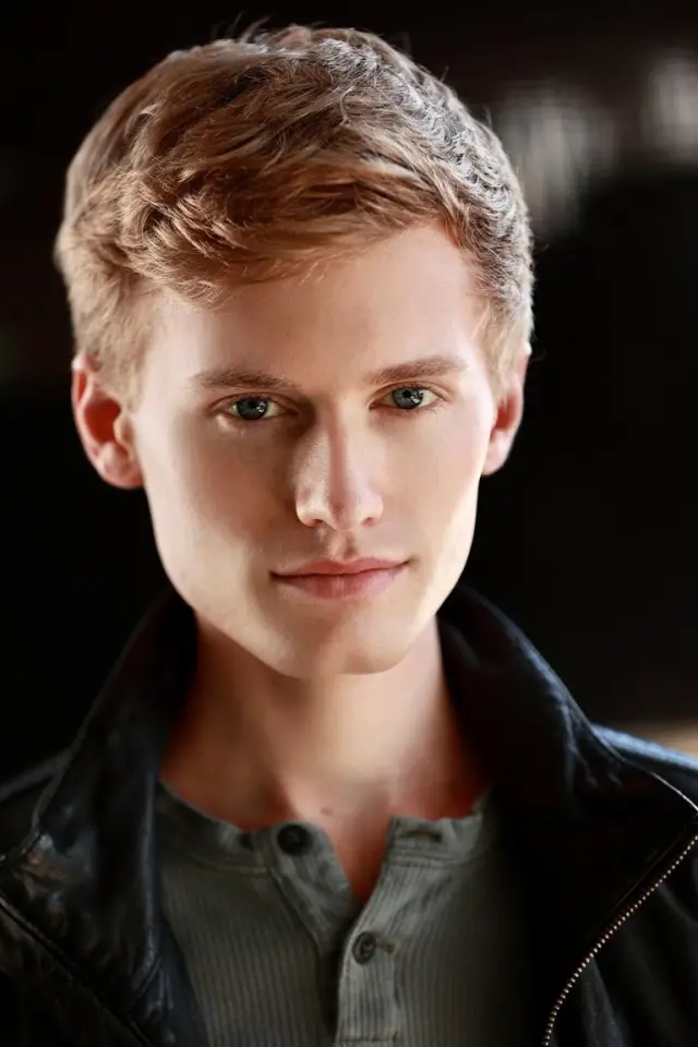 Zdjęcie  (Jamie Sears)