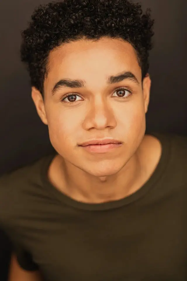 Zdjęcie Majls Gutjerres-Rajli (Miles Gutierrez-Riley)