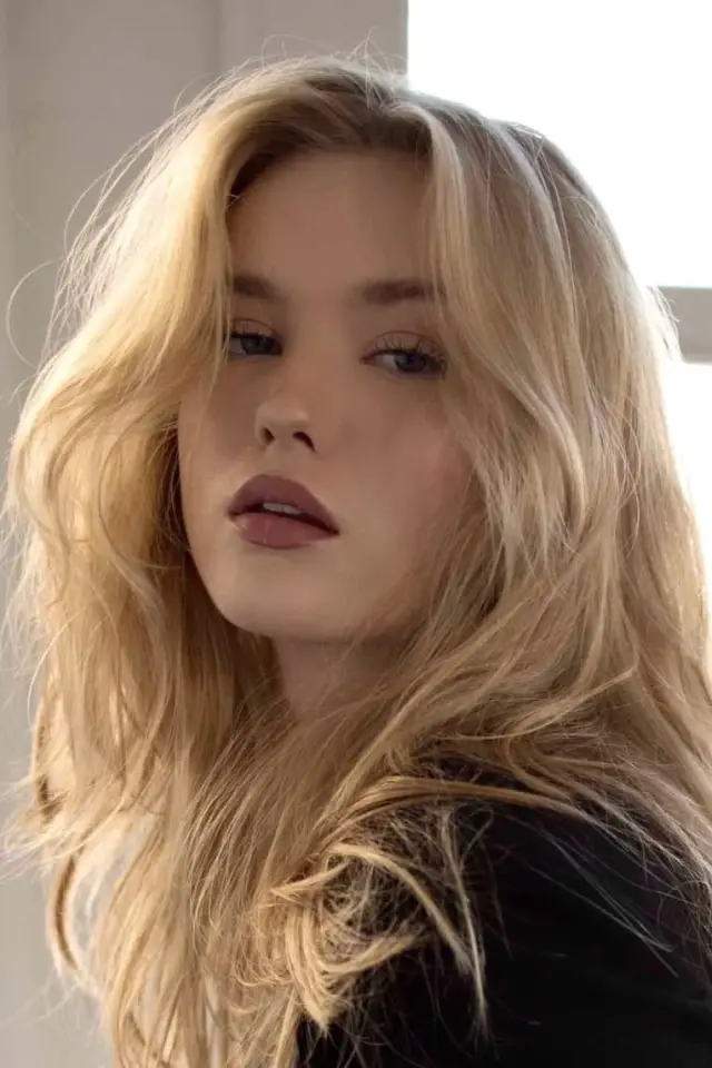 Zdjęcie  (Chloe Rose Robertson)