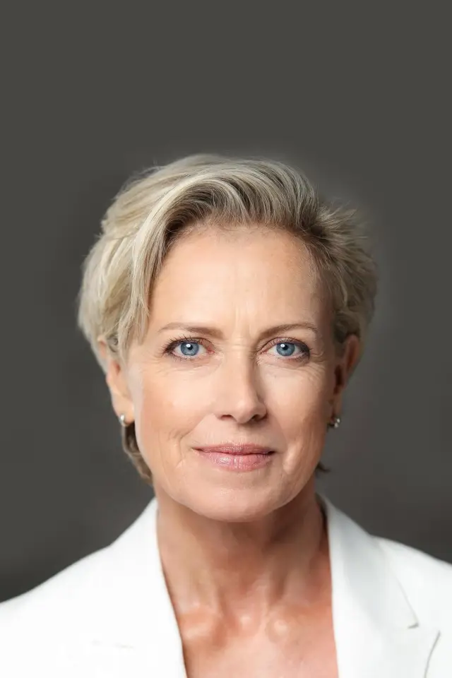 Zdjęcie  (Suzanne Debney)