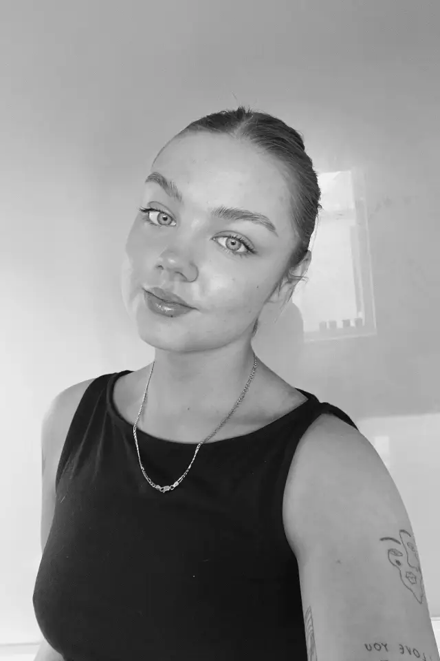 Zdjęcie  (Abbey Hastings)