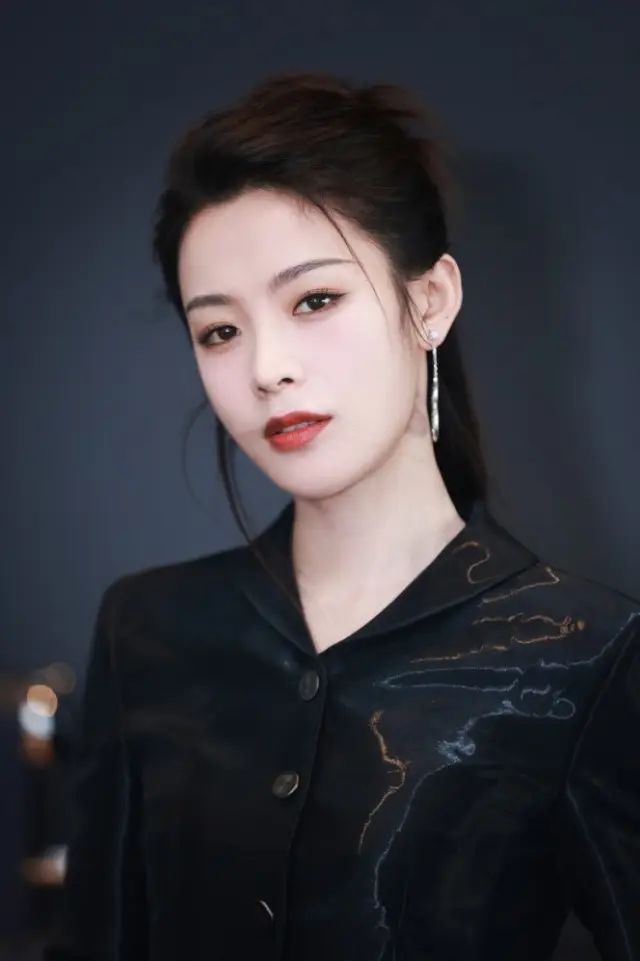 Zdjęcie  (Chen Lijun)