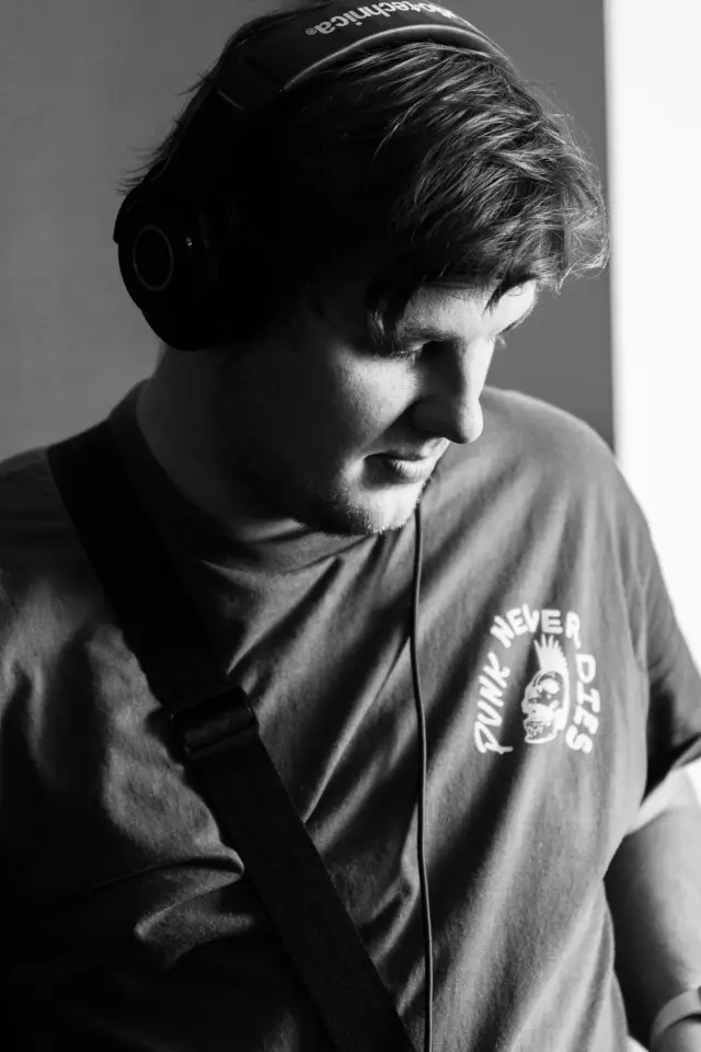 Zdjęcie  (Jake Helmen)