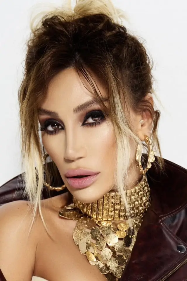 Zdjęcie  (Roya Aykhan)