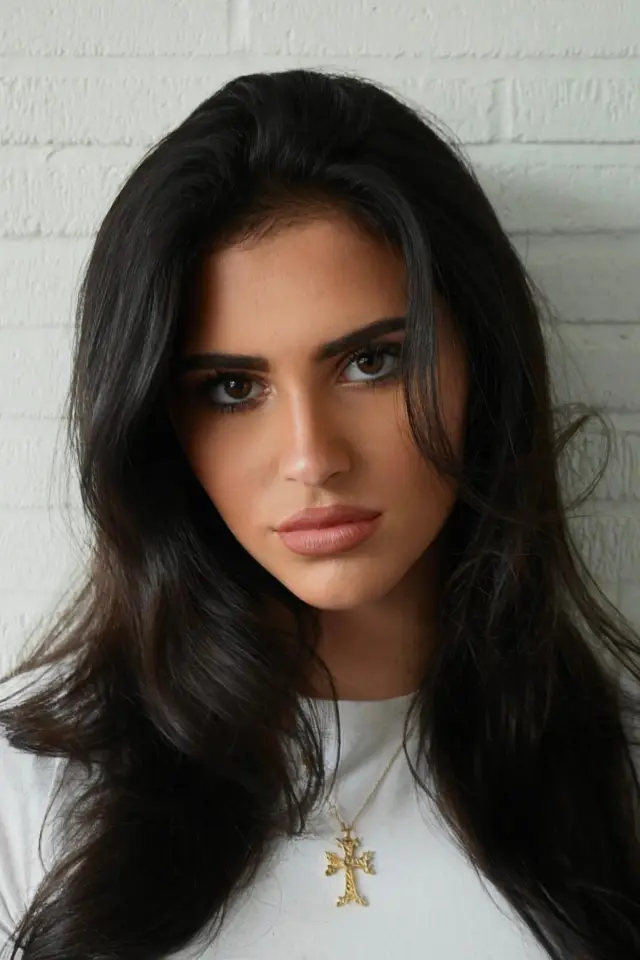Zdjęcie  (Annie Bezikian)