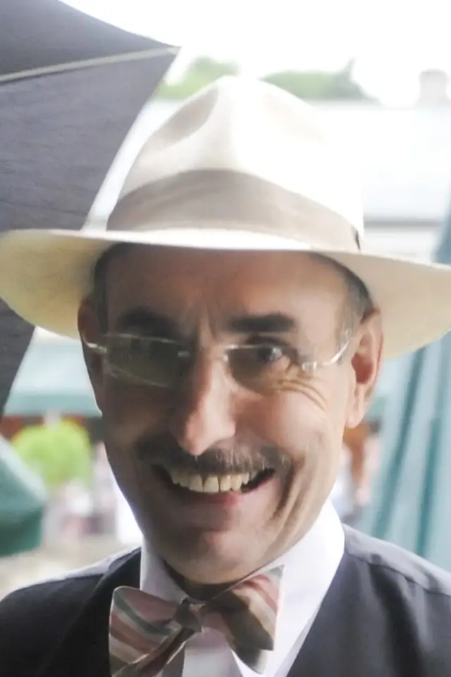 Zdjęcie  (John Paizs)