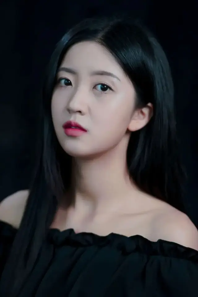 Zdjęcie  (Kim Do-yeon)