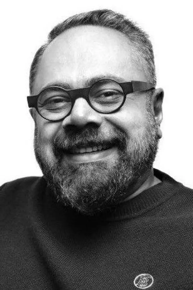 Zdjęcie  (Prakash Varma)