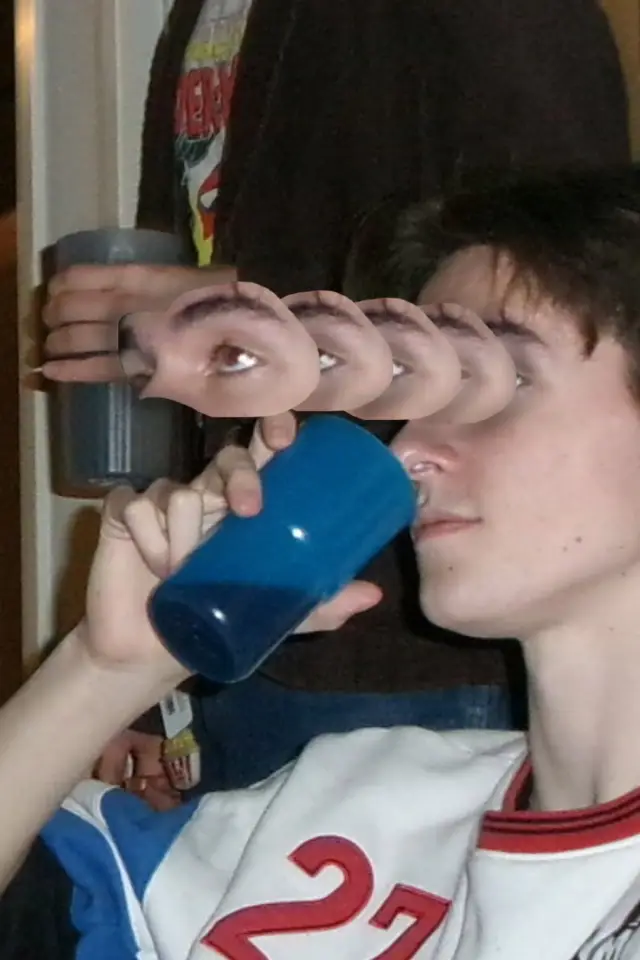 Zdjęcie  (Eli Crowther)