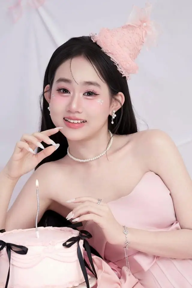 Zdjęcie  (Ngô Bảo Hân)