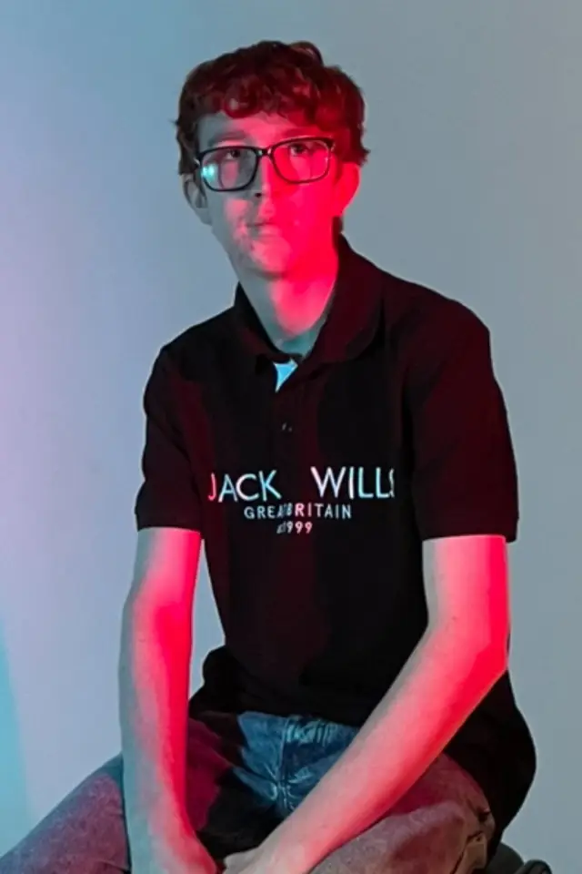 Zdjęcie James Barker-Hill (James Barker-Hill)